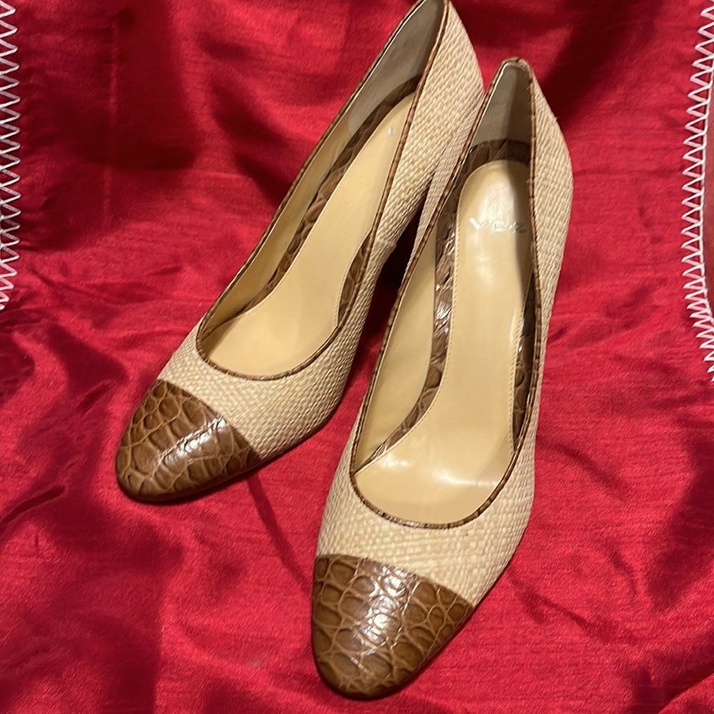 V•O•Z heels in 10, never worn